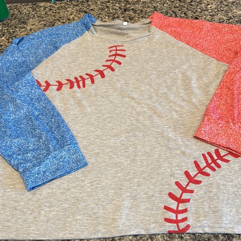 Womens Baseball Themed Shirt with Red and Blue Sleeves size 2XL - Picture 2 of 3